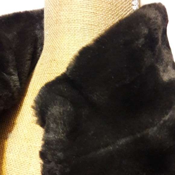 Plush faux fur Vest reversible w pockets Dark bro - Picture 2 of 8